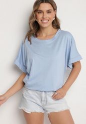 Niebieski T-shirt z Wiskozą o Kroju Nietoperza Tanariona. Niebieskie t-shirty damskie Born2be, bez wzorów, z jeansu, bez kołnierzyka. Za 64.99 zł.