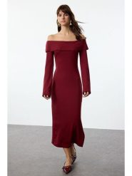 Trendyol Sukienka w kolorze bordowym rozmiar: M. Czerwone sukienki damskie Trendyol, bez wzorów, bez ramiączek. Za 78.99 zł.