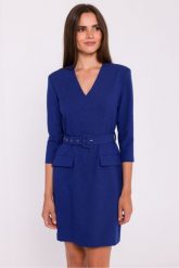 Elegancka sukienka mini z dekoltem V i paskiem niebieska. Niebieskie sukienki damskie Stylove, bez wzorów, biznesowe, bez ramiączek. Za 479.00 zł.