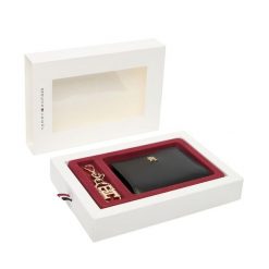 Zestaw portfel i brelok Tommy Hilfiger. Czarne portfele damskie Tommy Hilfiger, bez wzorów. Za 319.99 zł.