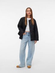 Vero Moda Kurtka przejściowa "Millie" w kolorze czarnym rozmiar: S. Czarne kurtki damskie Vero Moda, s, bez wzorów, bez kaptura. Za 104.99 zł.