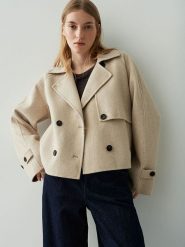 OPUS Kurtka przejściowa w kolorze kremowym rozmiar: 38. Brązowe kurtki damskie Opus, bez wzorów, z wełny, bez kaptura. Za 239.99 zł.