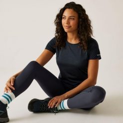 Koszulka sportowa damska Fingal Edition szybkoschnąca. Niebieskie koszulki sportowe damskie Regatta, bez wzorów, bez ramiączek, trekkingowe. Za 101.00 zł.