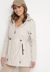 Jasnobeżowa Kurtka Parka ze Sznurkiem w Talii i Kapturem Teridi. Brązowe kurtki damskie Born2be, l, z jeansu. Za 129.99 zł.