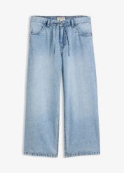 Jeansy z szerokimi nogawkami, cropped. Niebieskie jeansy damskie bonprix. Za 147.99 zł.