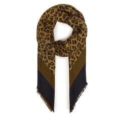 Chusta Weekend Max Mara. Czarne chusty damskie Weekend Max Mara, bez wzorów. Za 729.99 zł.