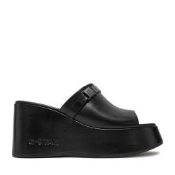 Klapki G-Star. Czarne klapki damskie G-Star, bez wzorów, bez obcasa, bez zapięcia. Za 239.99 zł.