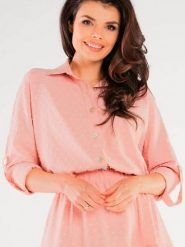Koszula Damska Model A425 Powder Pink - awama. Różowe koszule damskie Awama, na lato, l, bez wzorów, z elastanu, eleganckie, bez kołnierzyka, bez ramiączek. Za 274.07 zł.