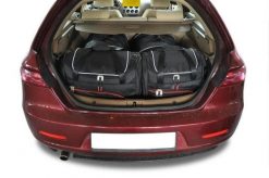 Torby Do Bagażnika Alfa Romeo 159 Sportwagon 2005-2011 4Szt Kjust. Czarne torby podróżne KJUST, bez wzorów, z kauczuku. Za 1,170.00 zł.