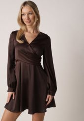 Brązowa Satynowa Sukienka VICES z Bawełny o Kopertowym Kroju Glanita. Brązowe sukienki damskie Born2be, bez wzorów, z bawełny, klasyczne, bez ramiączek. Za 139.99 zł.