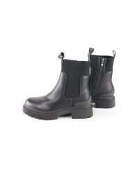 Sixth Sens Botki w kolorze czarnym rozmiar: 38. Czarne botki damskie Sixth Sens, bez obcasa, bez zapięcia. Za 197.33 zł.