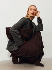 Żakiet loose fit z kieszeniami - wielobarwny. Marynarki i żakiety damskie Sinsay, l, bez wzorów. Za 79.99 zł.