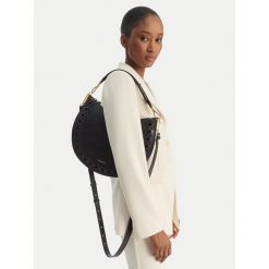 Torebka Coccinelle. Czarne torebki klasyczne damskie Coccinelle, bez dodatków. Za 1,699.99 zł.