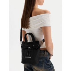 Torebka Guess Jeans. Czarne torebki klasyczne damskie Guess Jeans, z jeansu, bez dodatków. Za 199.99 zł.