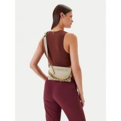 Torebka Steve Madden. Białe torebki klasyczne damskie Steve Madden, bez dodatków. Za 341.99 zł.