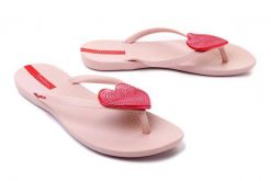 IPANEMA 82120 MAXI FASHION II FEM 20697 pink, klapki damskie. Czerwone klapki damskie Ipanema, bez wzorów, bez obcasa, bez zapięcia. Za 65.99 zł.