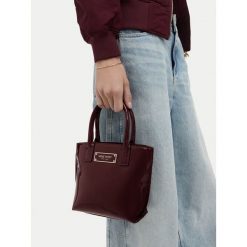 Torebka Nine West. Czerwone torebki klasyczne damskie Nine West, bez dodatków. Za 159.99 zł.