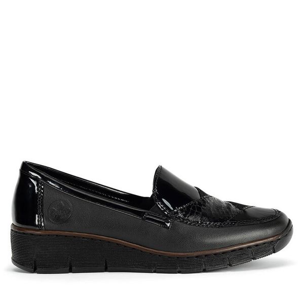 Półbuty Rieker. Czarne półbuty damskie Rieker, bez wzorów, bez obcasa, na płaskiej podeszwie, bez zapięcia. Za 329.99 zł.