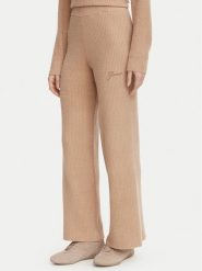 Guess Spodnie dzianinowe O6BB01 Z1147 Brązowy Regular Fit. Brązowe spodnie materiałowe damskie Guess, z aplikacjami, z dzianiny. Za 344.99 zł.