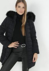 Czarna Kurtka Do Kolan z Kapturem i Pikowaniem Sagi. Czarne kurtki damskie Born2be, l, z aplikacjami, z kapturem. Za 139.99 zł.