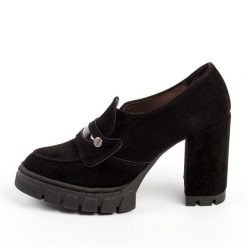 Czarne zamszowe Polskie mokasyny damskie na słupku, loafersy Deoni D20. Czarne mokasyny damskie Deoni, z zamszu, bez obcasa. Za 299.00 zł.