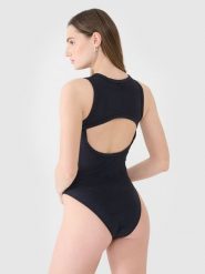 4F Body z wycięciem na plecach - czarne XL. Czarne koszulki sportowe damskie 4F, uniwersalny, bez wzorów, z dzianiny, bez ramiączek. W wyprzedaży za 49.99 zł.