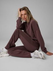 4F Legginsy z rozszerzanymi nogawkami damskie - brązowe XS. Brązowe legginsy damskie 4F, s, bez wzorów, z dzianiny. Za 129.99 zł.