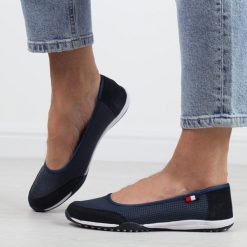 Granatowe ażurowe skórzane baleriny damskie T.Sokolski 600. Niebieskie balerinki damskie Sokolski, w ażurowe wzory, ze skóry. Za 159.00 zł.