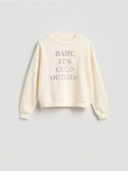 Bluza z haftowanym napisem - złamana biel. Bluzy damskie Reserved, l, bez wzorów, z bawełny, bez kaptura. W wyprzedaży za 39.99 zł.