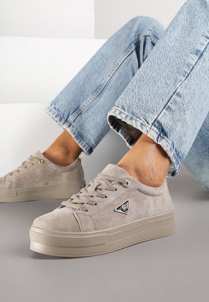 Szare Zamszowe Sneakersy na Grubej Podeszwie z Metaliczną Ozdobą Messle. Szare obuwie sportowe damskie Born2be, z jeansu, bez zapięcia. Za 189.99 zł.