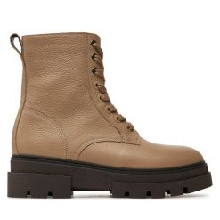 Botki Tommy Hilfiger. Brązowe botki damskie Tommy Hilfiger, bez obcasa, na płaskiej podeszwie, bez zapięcia. Za 469.99 zł.