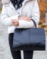 Skórzana damska aktówka DAN-A T276 czarna. Czarne aktówki damskie DAN-A, ze skóry, bez dodatków. Za 399.99 zł.