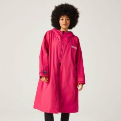 Płaszcz plażowy wodoodporny Changing Robe Regatta. Brązowe płaszcze damskie Regatta, xl, bez wzorów, bez kaptura. W wyprzedaży za 349.99 zł.