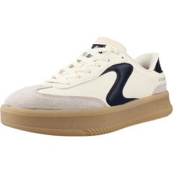 Buty SKECHERS 185460S HOTSHOT HI LIFTED LUXE Beżowy. Białe obuwie trekkingowe damskie Skechers, z syntetyku, bez zapięcia. Za 302.99 zł.