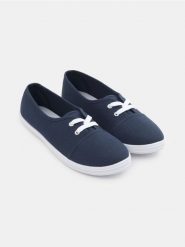 Bawełniane trampki - granatowy. Niebieskie trampki damskie Sinsay, bez wzorów, z bawełny, bez zapięcia. Za 15.99 zł.