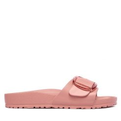 Klapki Birkenstock. Czerwone klapki damskie Birkenstock, bez wzorów, bez obcasa, bez zapięcia. Za 249.99 zł.