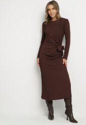 Brązowa Taliowana Sukienka z Ozdobnym Wiązaniem i Rozcięciami Esilda. Brązowe sukienki damskie Born2be, bez wzorów, eleganckie, bez ramiączek. Za 109.99 zł.