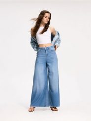 Jeansy wide leg - niebieski. Niebieskie jeansy damskie Reserved. Za 149.99 zł.