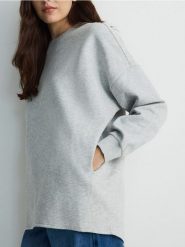 Bluza z kieszeniami - jasnoszary. Szare bluzy damskie Reserved, l, bez wzorów, z bawełny, bez kaptura. W wyprzedaży za 49.99 zł.