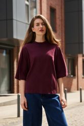 T-shirt oversize burgundowy. Czerwone t-shirty damskie MOODO, s, bez wzorów, z bawełny, bez kołnierzyka. Za 54.99 zł.