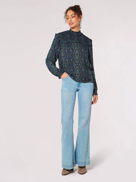 Apricot Bluzka w kolorze granatowym rozmiar: L. Niebieskie bluzki damskie Apricot, l, bez wzorów, z wiskozy, bez kołnierzyka, bez ramiączek. Za 47.95 zł.