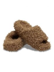 Crocs Klapki "Classic Doodle Fur Slide" w kolorze jasnobrązowym rozmiar: 36/37. Brązowe klapki damskie Crocs, bez wzorów, z otwartym noskiem, bez obcasa, bez zapięcia. Za 136.45 zł.
