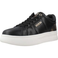Buty GUESS WELLI Czarny. Czarne obuwie trekkingowe damskie Guess, ze skóry, bez zapięcia. Za 554.87 zł.