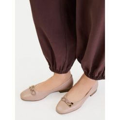 Baleriny Lasocki. Brązowe balerinki damskie Lasocki, bez wzorów. Za 179.99 zł.