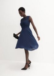 Sukienka mini z koronką. Niebieskie sukienki damskie bonprix, bez wzorów, z koronki, eleganckie, bez ramiączek. Za 309.99 zł.