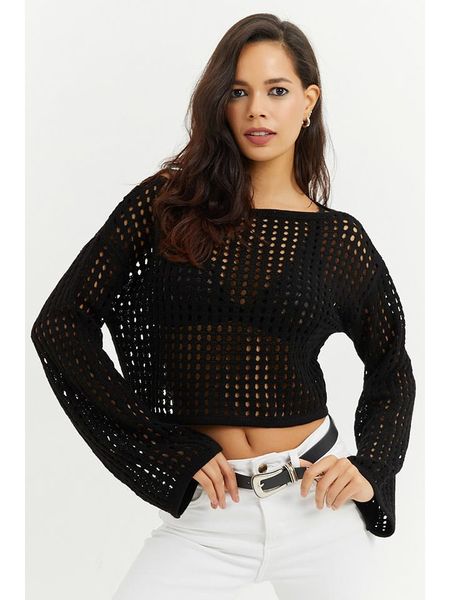 Cool and sexy Sweter w kolorze czarnym rozmiar: onesize. Czarne swetry klasyczne damskie Cool and sexy, bez kołnierzyka. Za 46.45 zł.