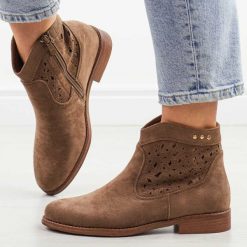 Coffee wiosenne zamszowe ażurowe botki damskie S.Barski 51-113. Brązowe botki damskie S.BARSKI, na jesień, z jeansu, boho, z okrągłym noskiem, bez obcasa, na obcasie, bez zapięcia. Za 219.00 zł.