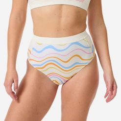 Dół kostiumu kąpielowego surfingowego damski Decathlon Rosa Vivetta. Białe bikini Decathlon, bez wzorów, z elastanu. Za 79.99 zł.