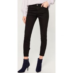 Jeansy super skinny - Czarny. Czarne jeansy damskie Mohito. Za 119.99 zł.