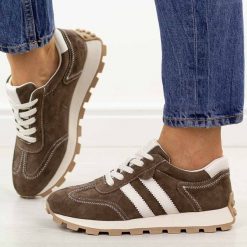 Taupe zamszowe skórzane półbuty damskie S.Barski 7097. Półbuty damskie S.BARSKI, na jesień, bez wzorów, z jeansu, bez obcasa, na płaskiej podeszwie, bez zapięcia. Za 269.00 zł.